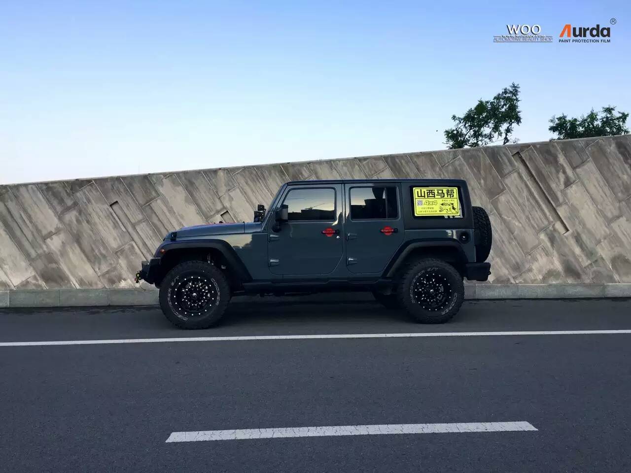 Jeep施工艾锐漆面保护膜7